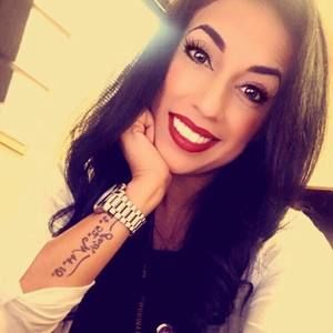 Meet your Posher, Crystal